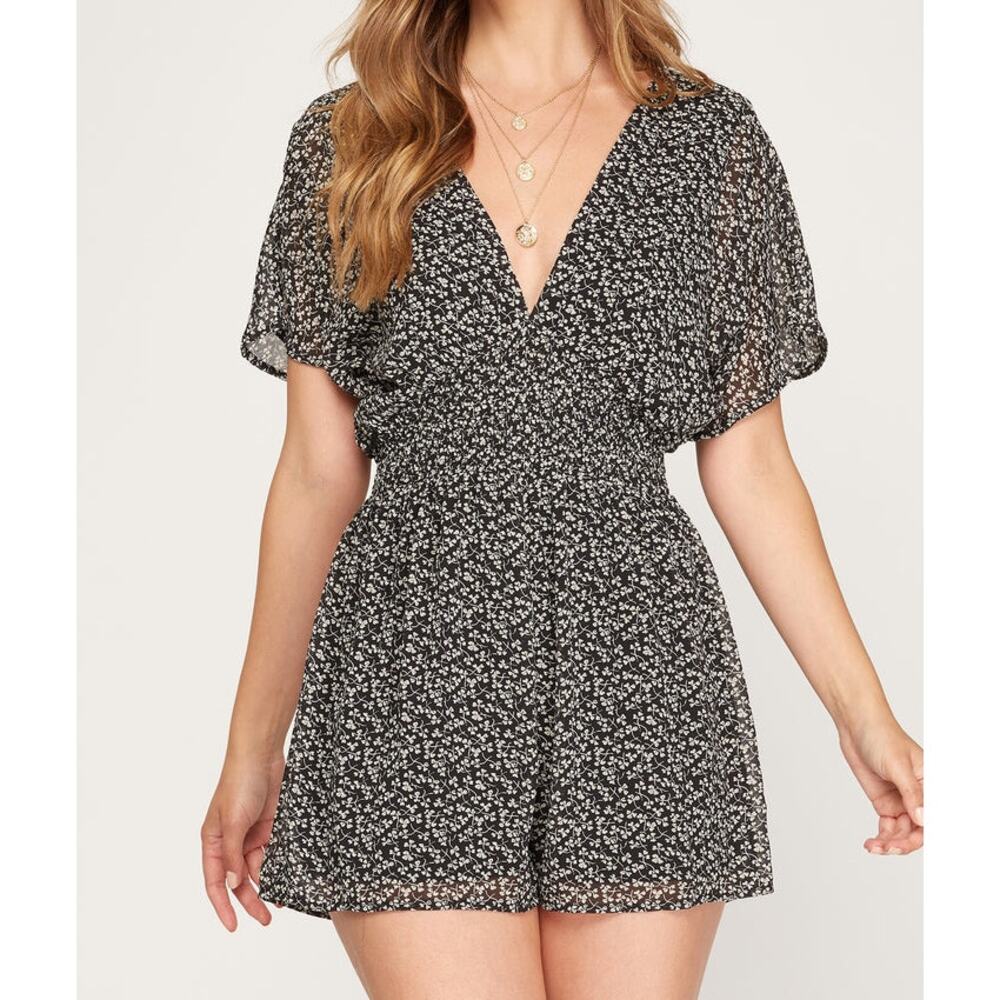 New She‎ & Sky V-Neck Black Floral Smocked Romper Women's Small Summer Boho